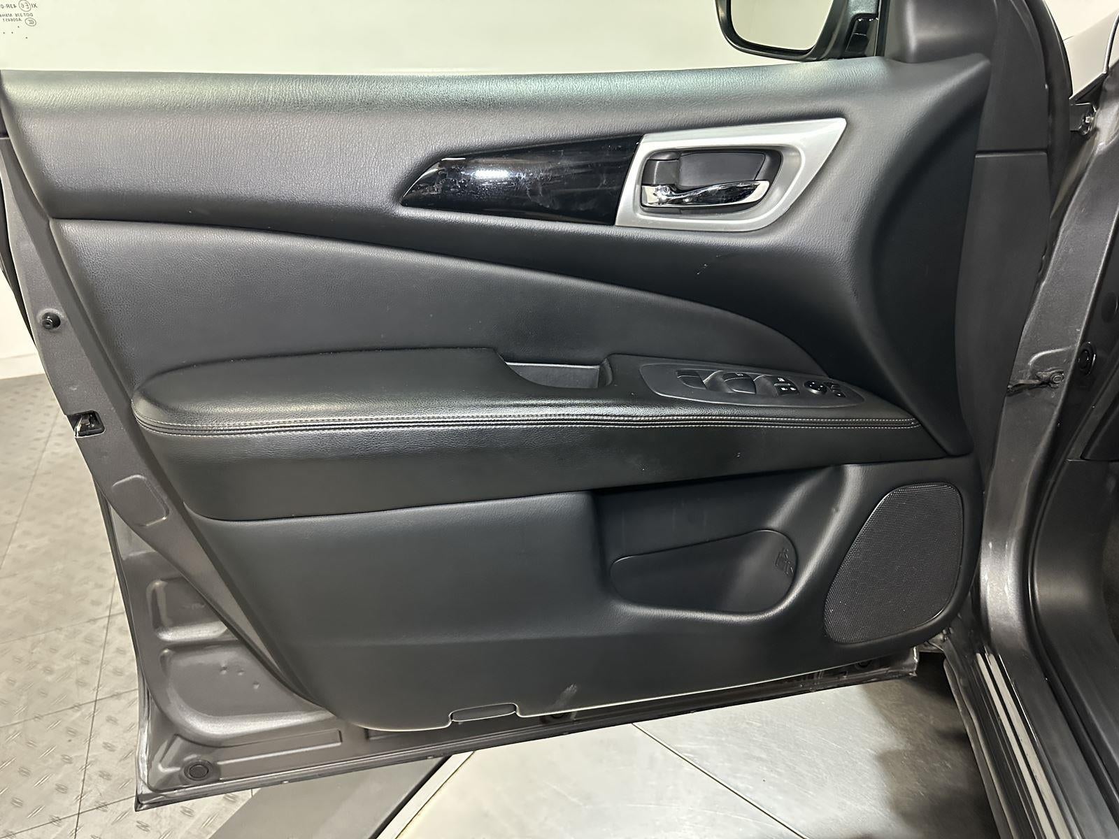 2019 Nissan Pathfinder S