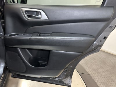 2019 Nissan Pathfinder S