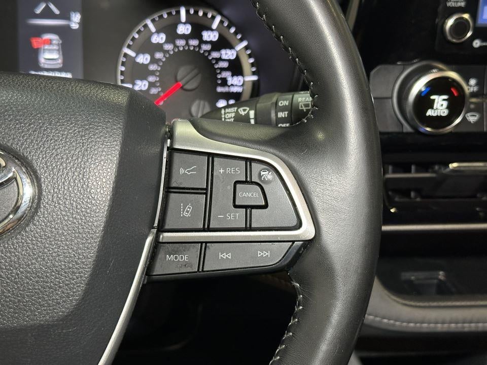 2022 Toyota Highlander LE