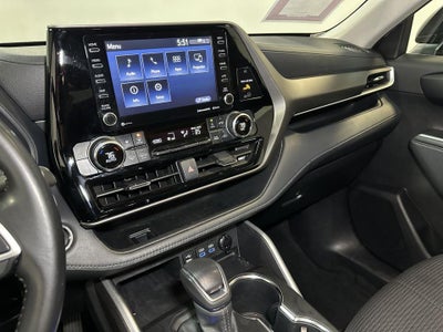 2022 Toyota Highlander LE