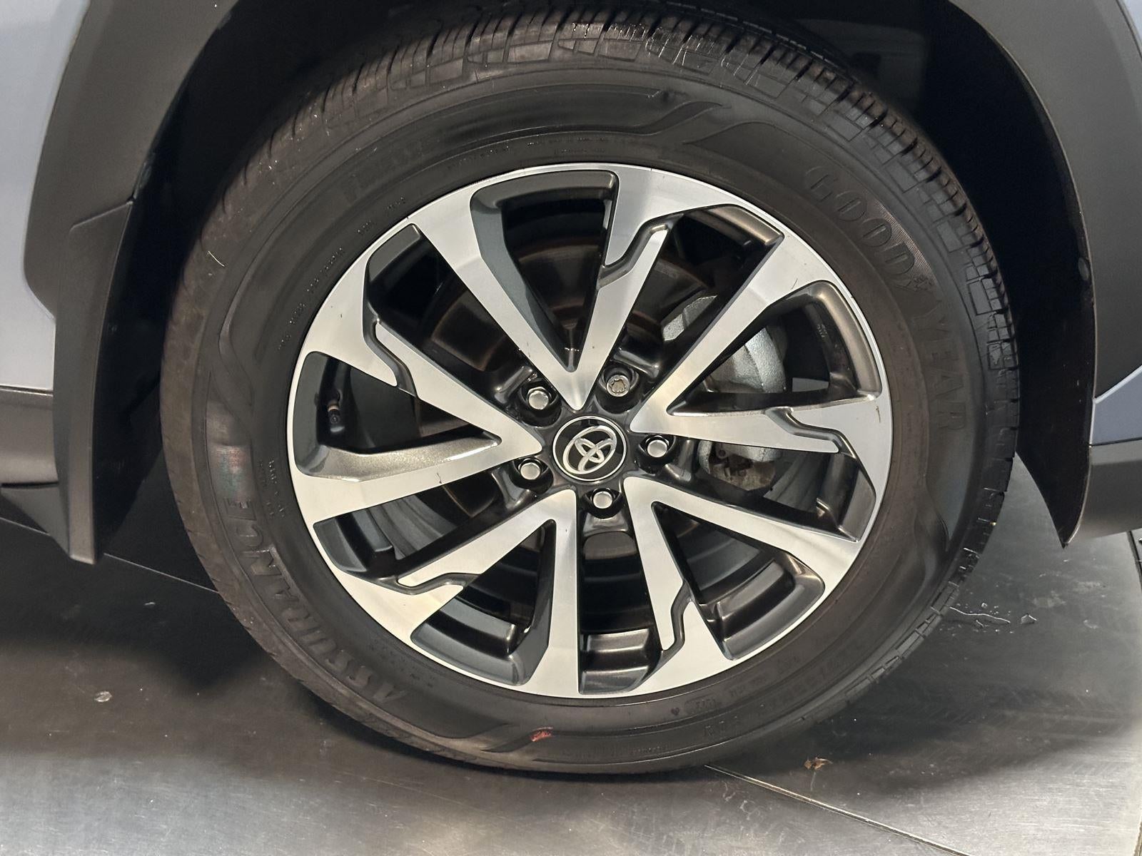 2024 Toyota Corolla Cross XLE