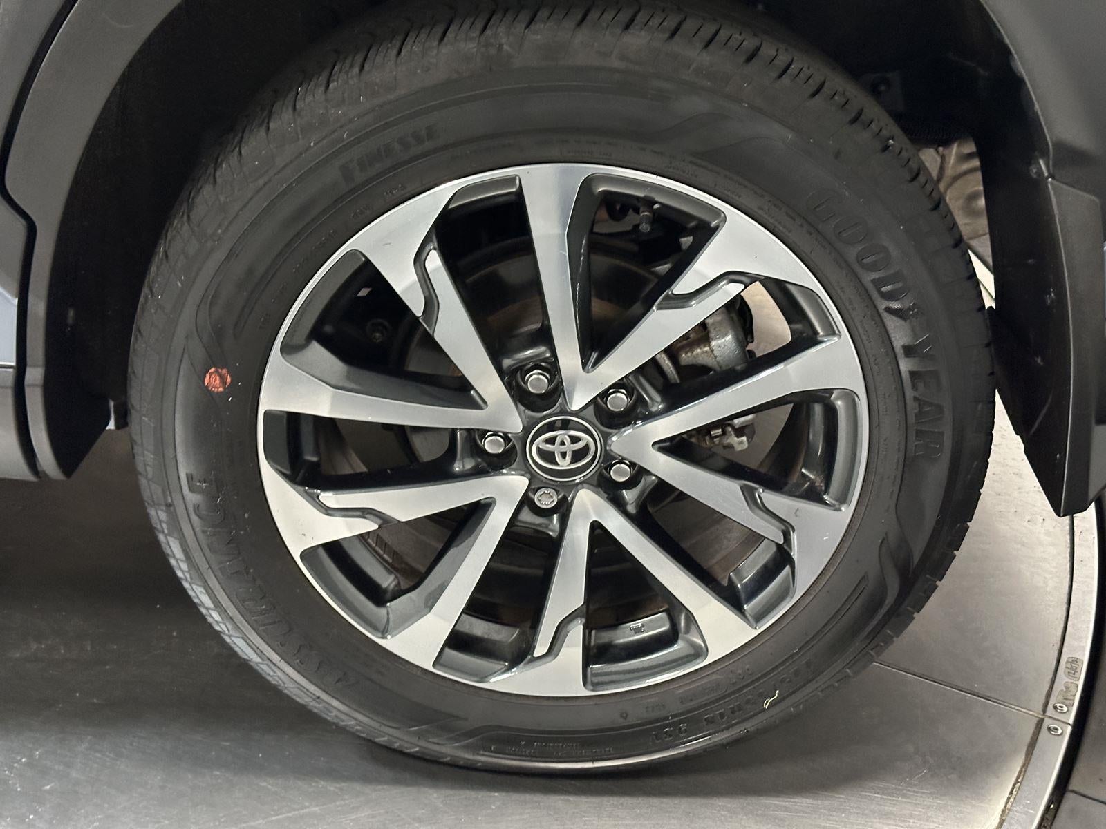 2024 Toyota Corolla Cross XLE