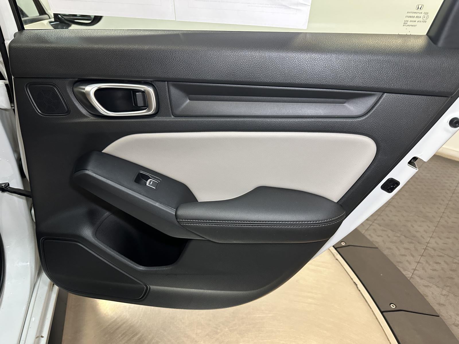 2024 Honda Civic Hatchback EX-L